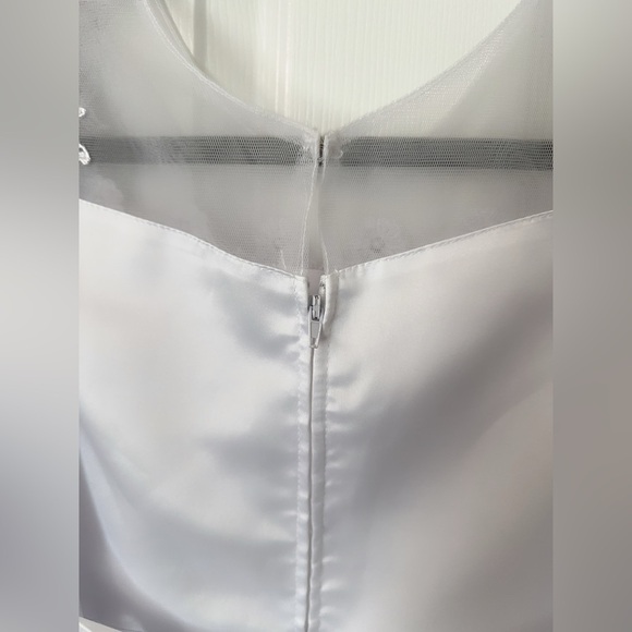 Elegant White Floral Kids Formal Dress - Picture 14 of 16